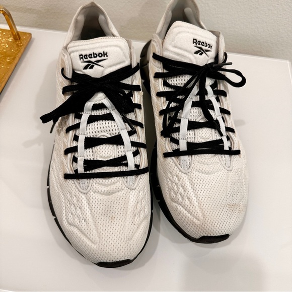 Reebok Zig Kinetica 'True Grey' Sneakers - Picture 3 of 8